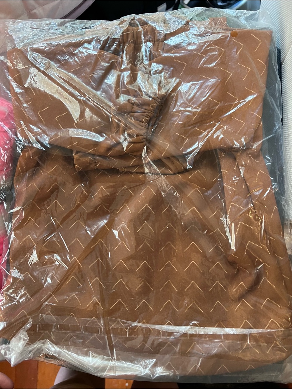 George Hats Triangle Rain Jacket - Picture 2 of 3